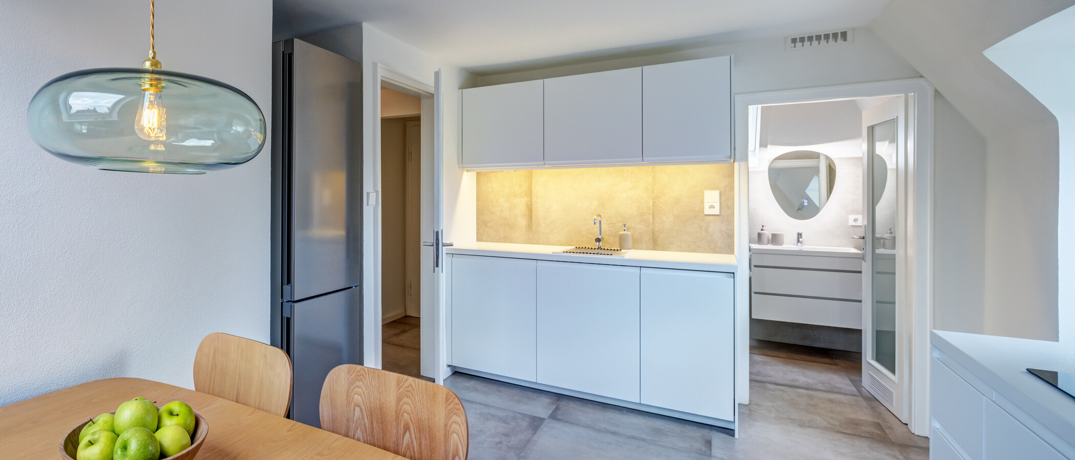 appartement sous les toits München Harlaching 01 cuisine 14993