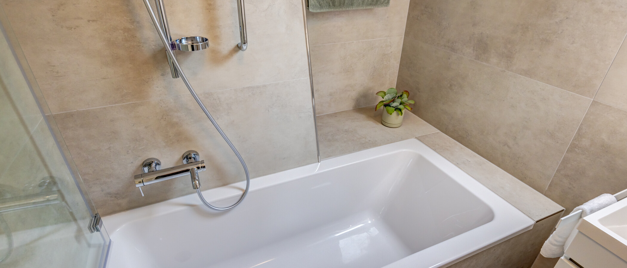 appartement sous les toits München Harlaching 04 salle de bain 14993