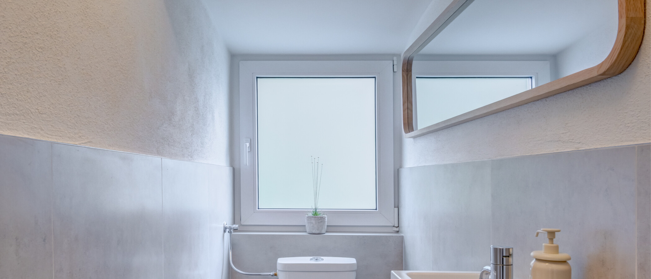 appartement sous les toits München Harlaching 01 toilettes séparées 14993