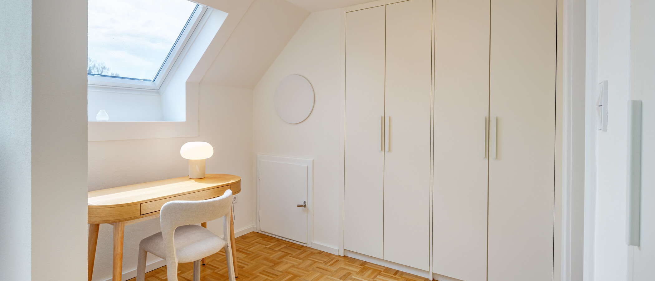 appartement sous les toits München Harlaching 01 coin bureau 14993
