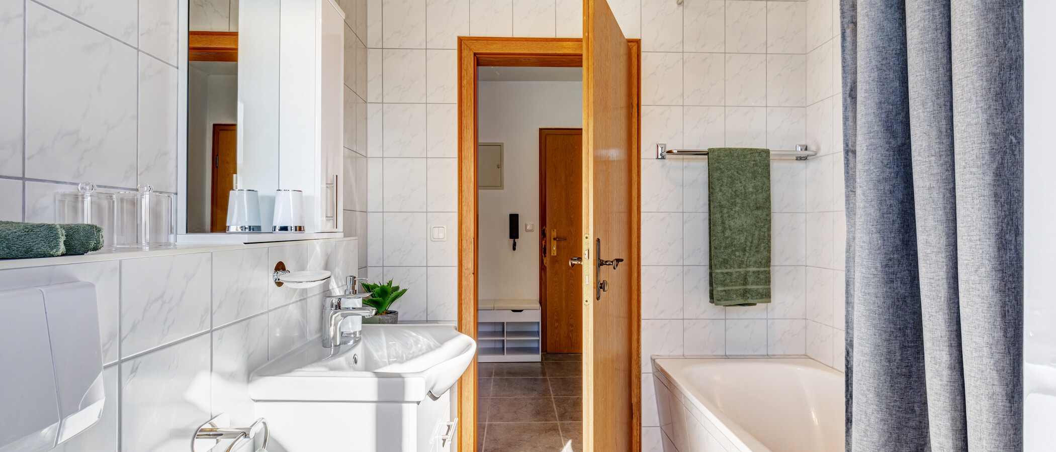 appartement sous les toits Eching 02 salle de bain 15004