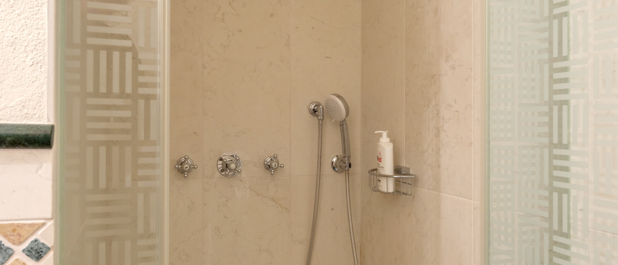 villa Grünwald 02 3. ème s. de bain 15022