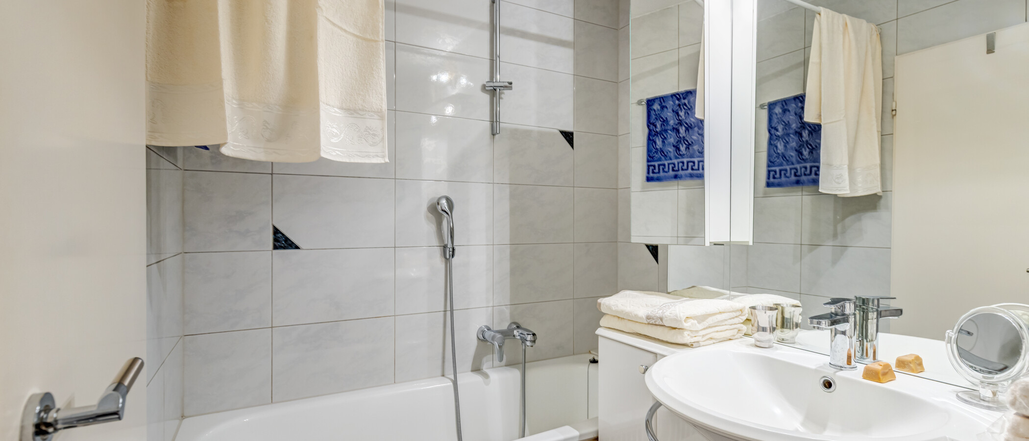 appartement avec terrasse sur le toit München Moosach 02 1ère salle de bain 15028