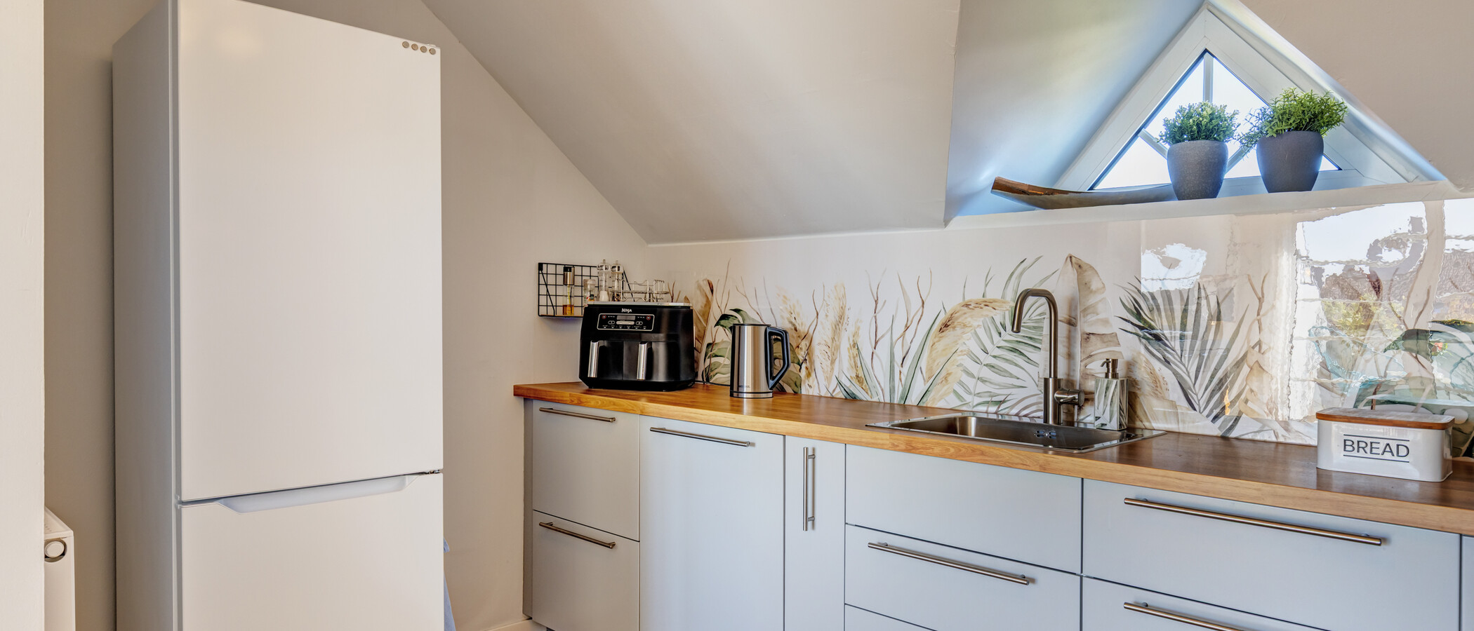 appartement sous les toits Unterschleißheim 02 cuisine 15029