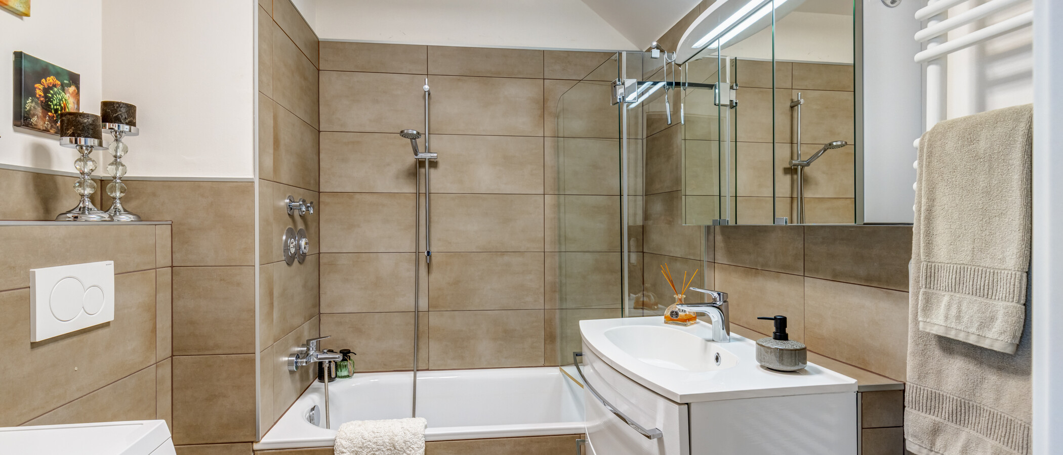 appartement sous les toits Unterschleißheim 01 salle de bain 15029