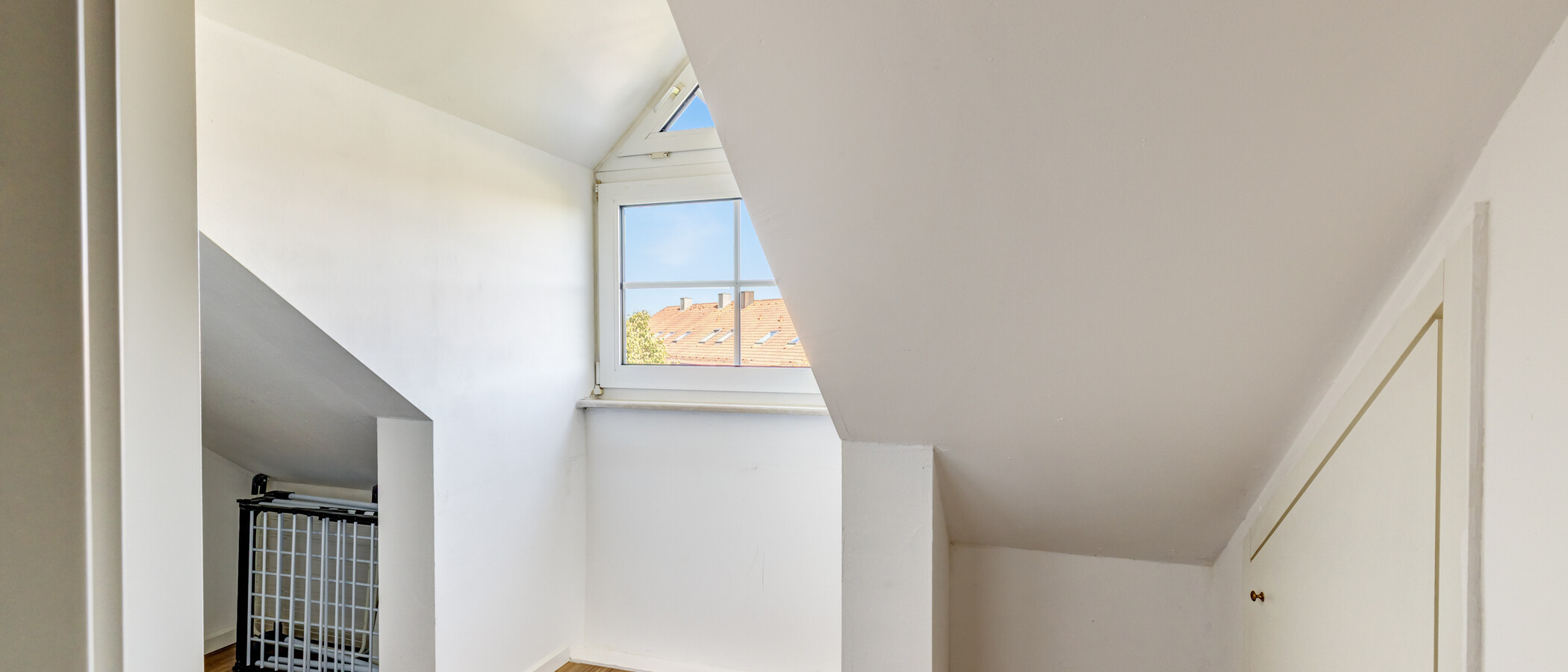 appartement sous les toits Unterschleißheim 02 débarras 15029