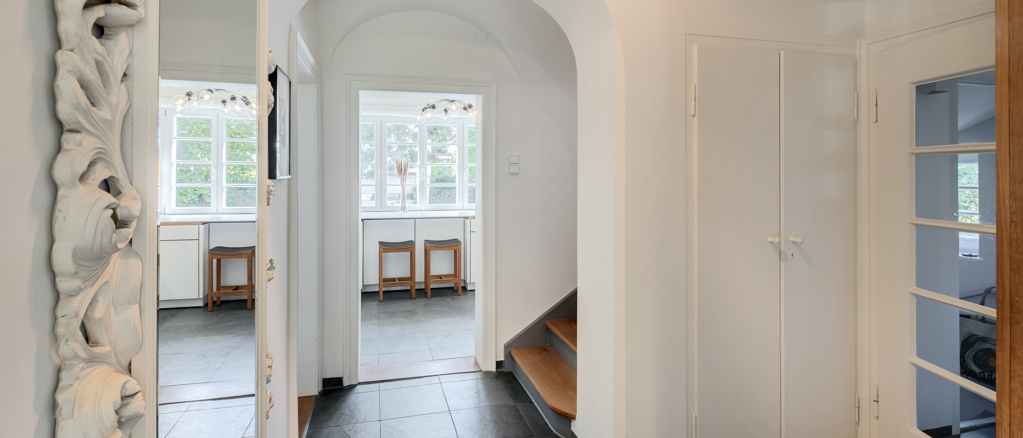 dernière maison de la rangée de maisons mitoyennes München Nymphenburg 03 entrée/couloir 15047