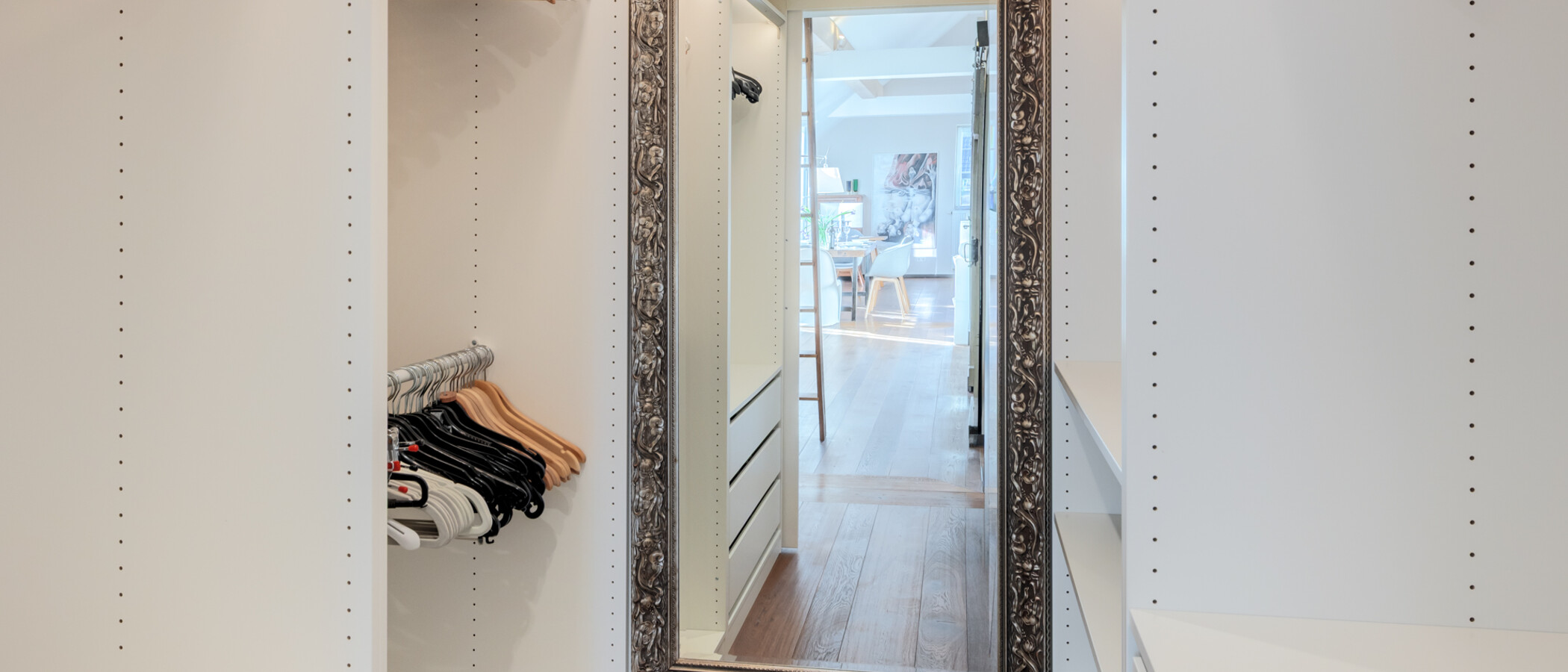 appartement avec mezzanine München Obergiesing 01 Penderie intégrée 15054