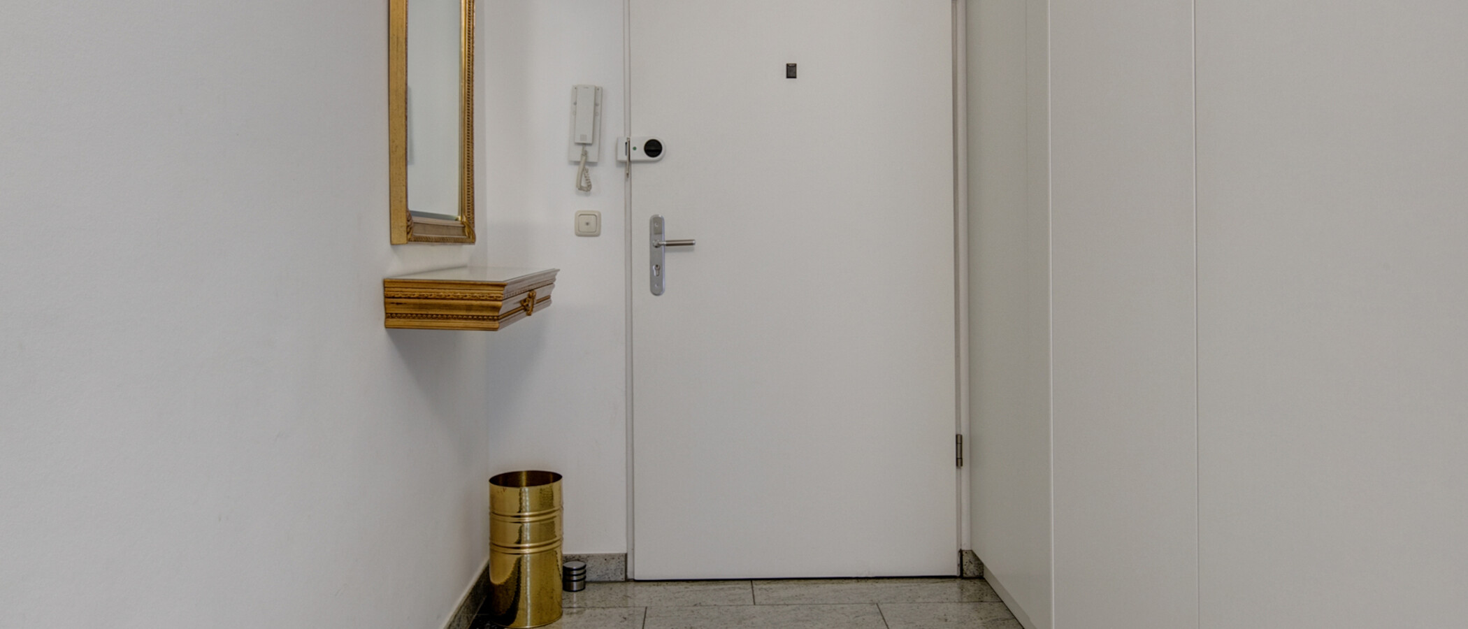 appartement avec terrasse sur le toit München Maxvorstadt - Westen 04 entrée/couloir 1607