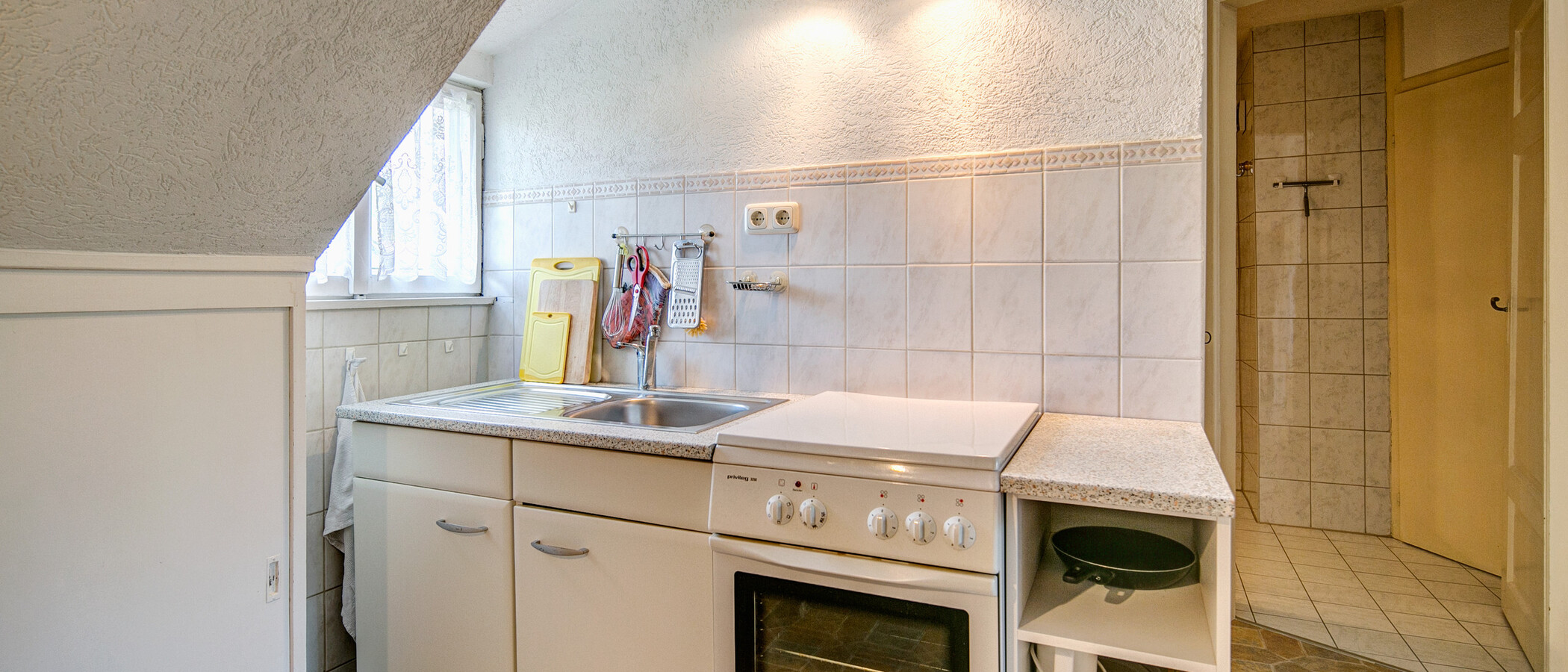 appartement sous les toits München Pasing 01 cuisine 1610