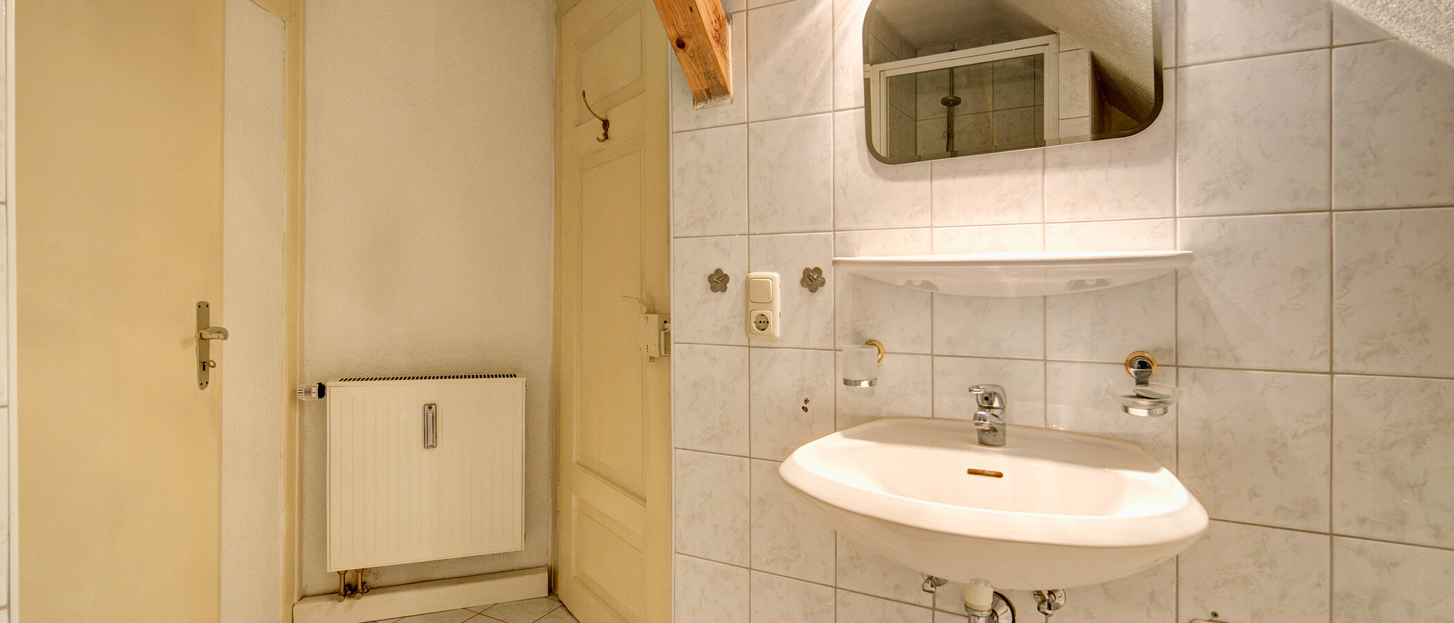 appartement sous les toits München Pasing 01 salle de bain 1610