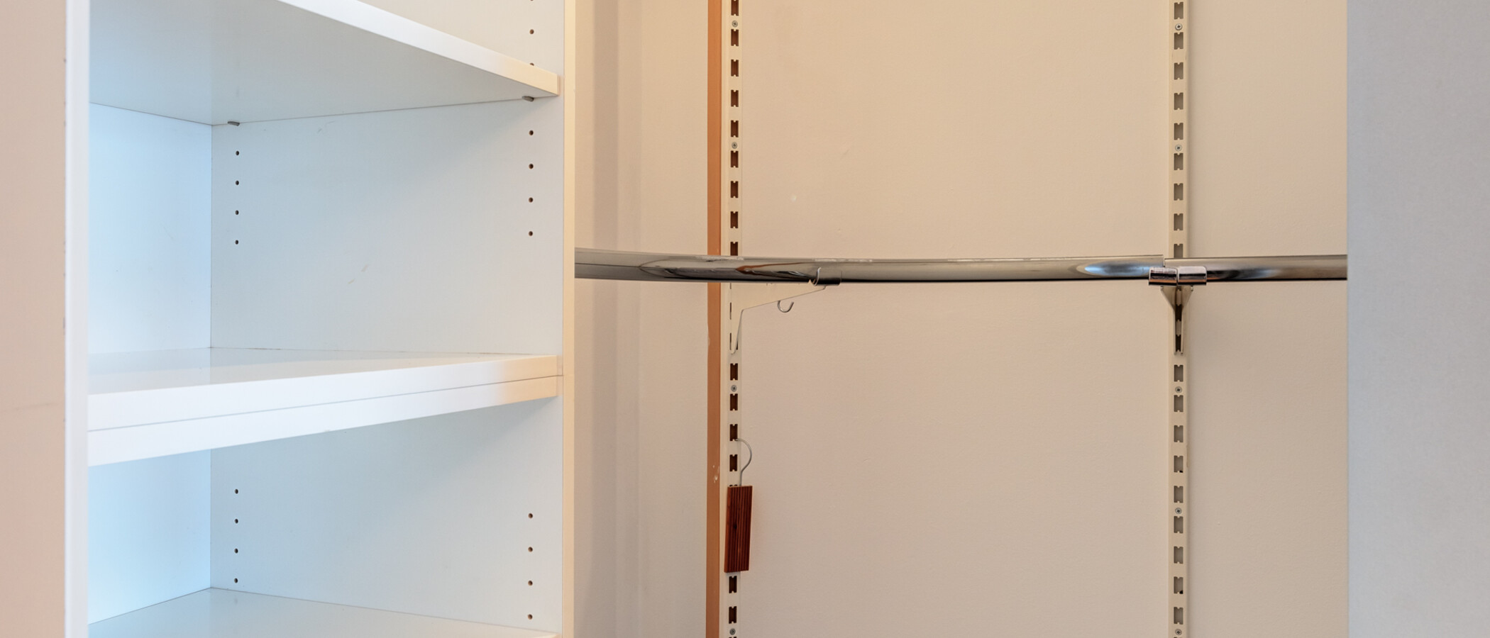 appartement München Schwabing (links der Leopoldstraße) 01 Penderie intégrée 1660