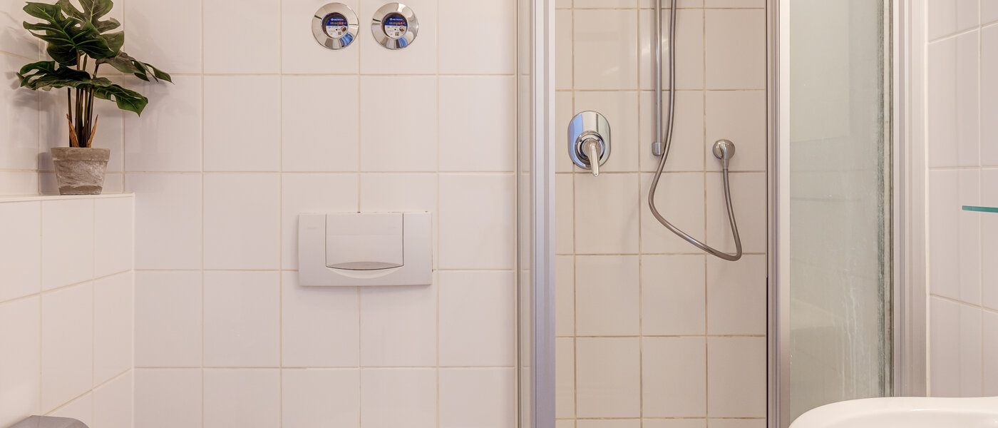 studio München Schwabing (rechts der Leopoldstraße) 01 salle de bain 1782