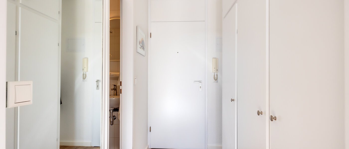 studio München Schwabing-Nord (zw. Leopoldstraße & Englischen Garten) 01 entrée/couloir 2242