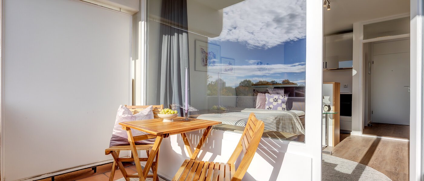 studio München Schwabing-Nord (zw. Leopoldstraße & Englischen Garten) 01 balcon 2242