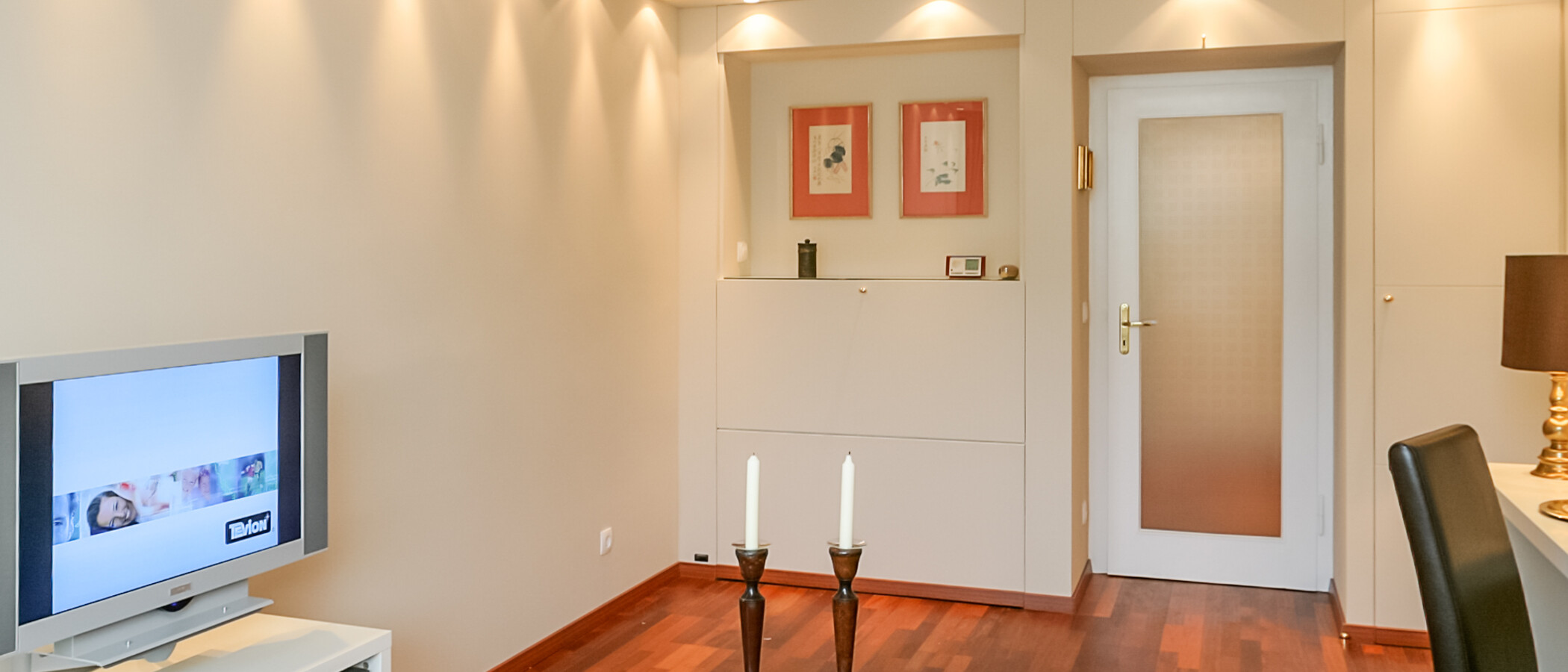 studio München Schwabing (links der Leopoldstraße) 03 salon 2333