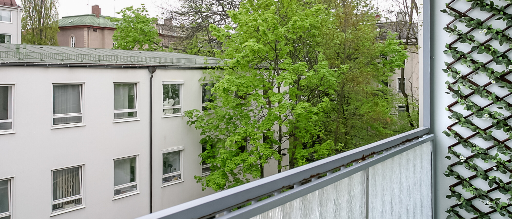 studio München Schwabing (links der Leopoldstraße) 03 balcon 2333