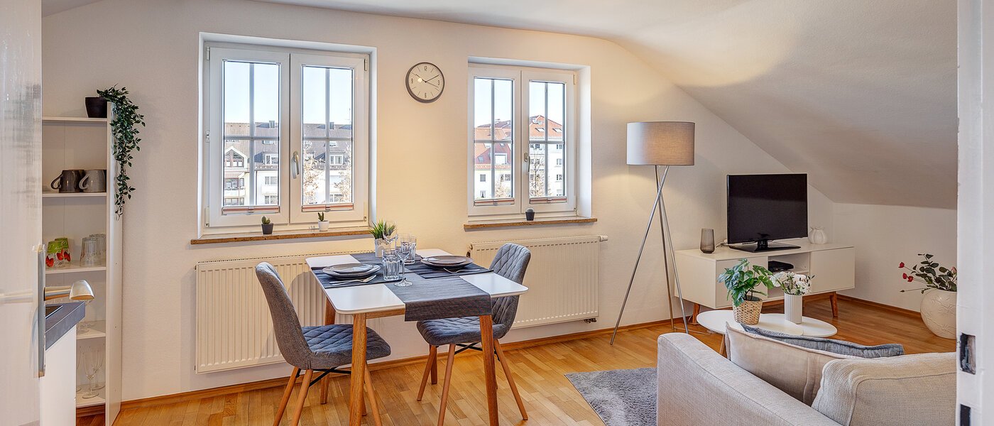 studio München Sendling-Westpark 01 pièce à vivre 2380