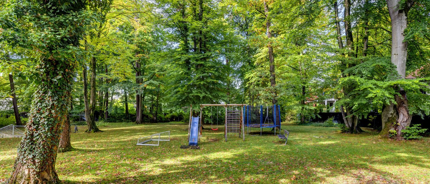 appartement München Harlaching 01 jardin commun 2673