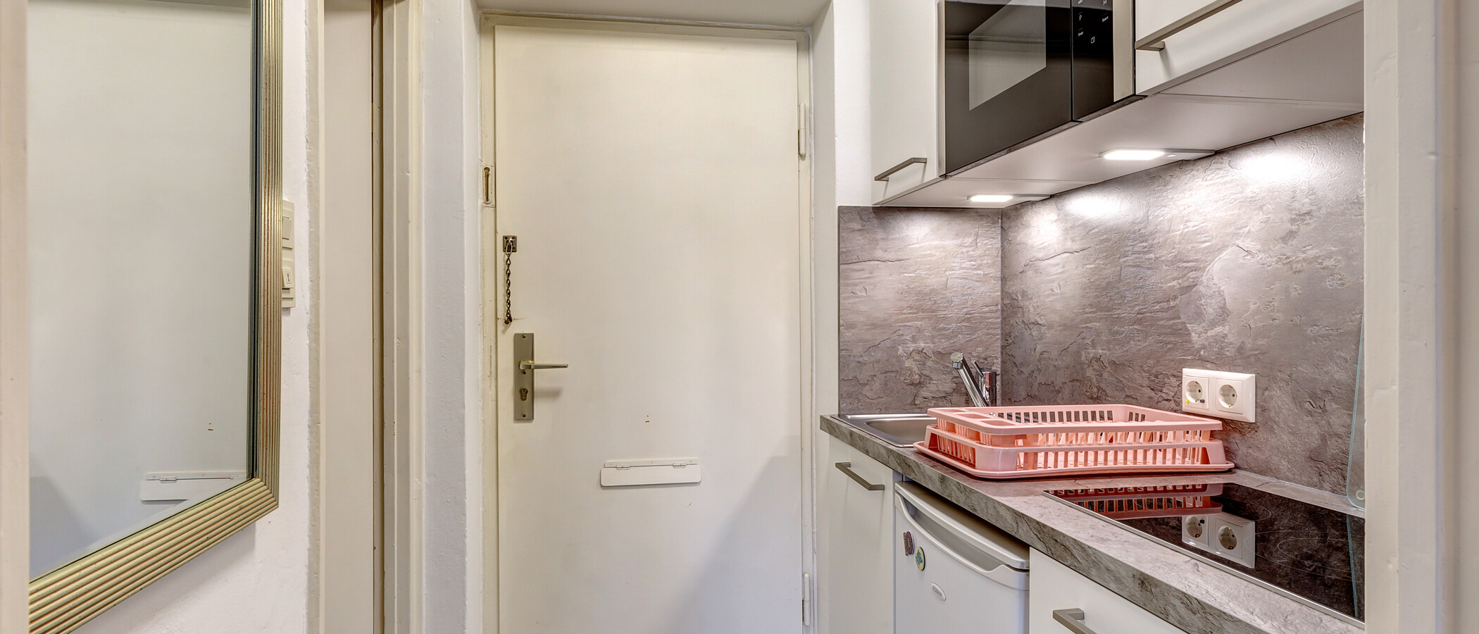 studio München Neuhausen 01 cuisine 2682