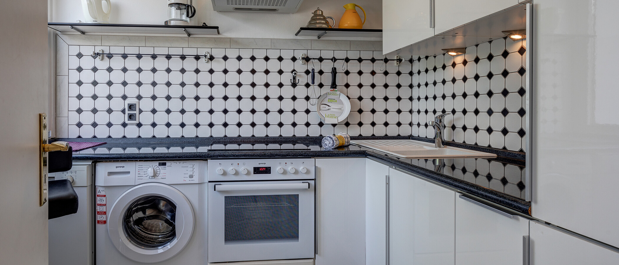 appartement avec terrasse sur le toit München Neuhausen 01 cuisine 2774