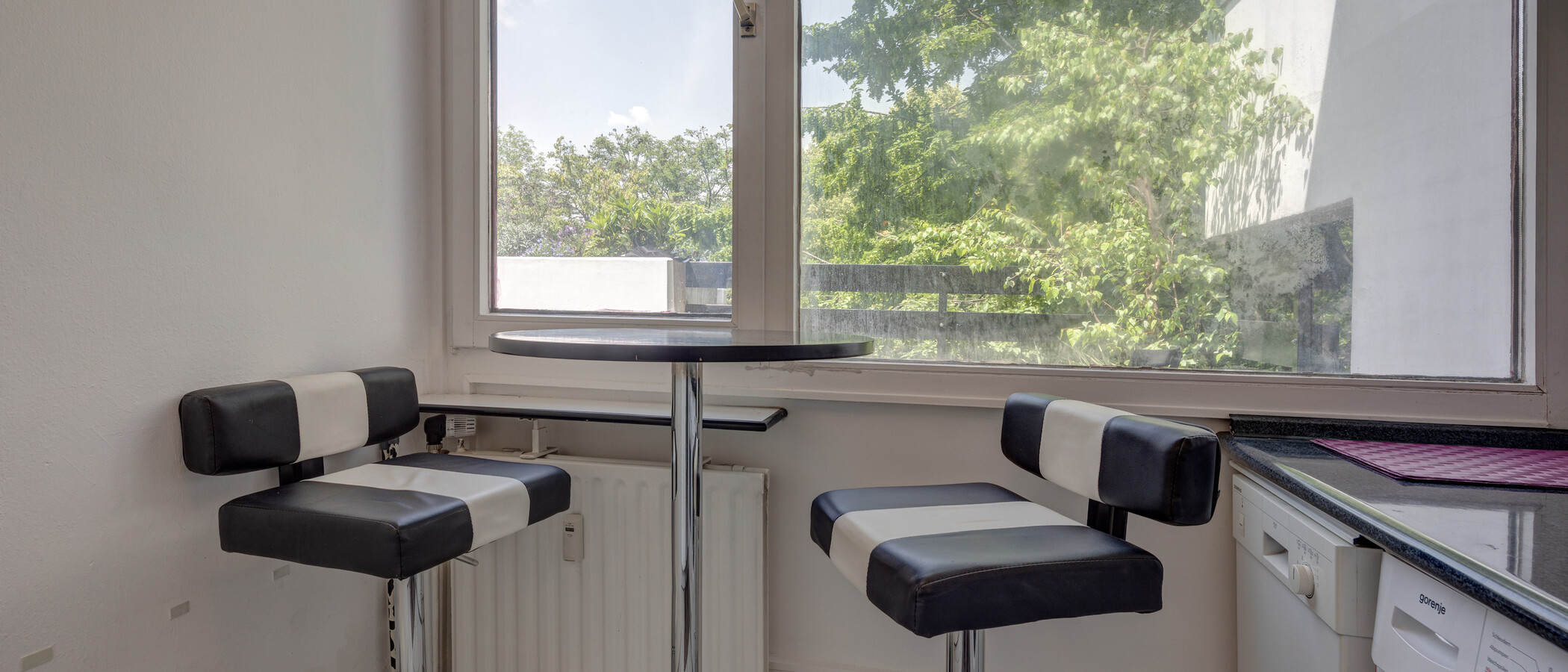 appartement avec terrasse sur le toit München Neuhausen 02 cuisine 2774