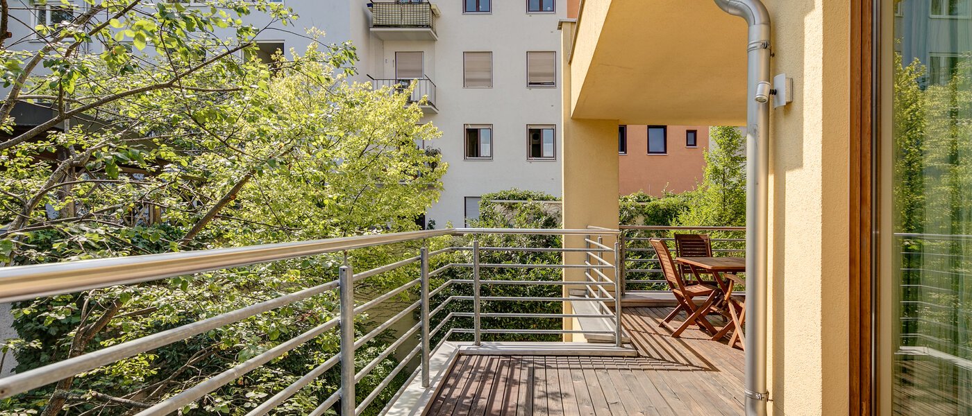 maison mitoyenne München Schwabing (links der Leopoldstraße) 02 balcon 3396