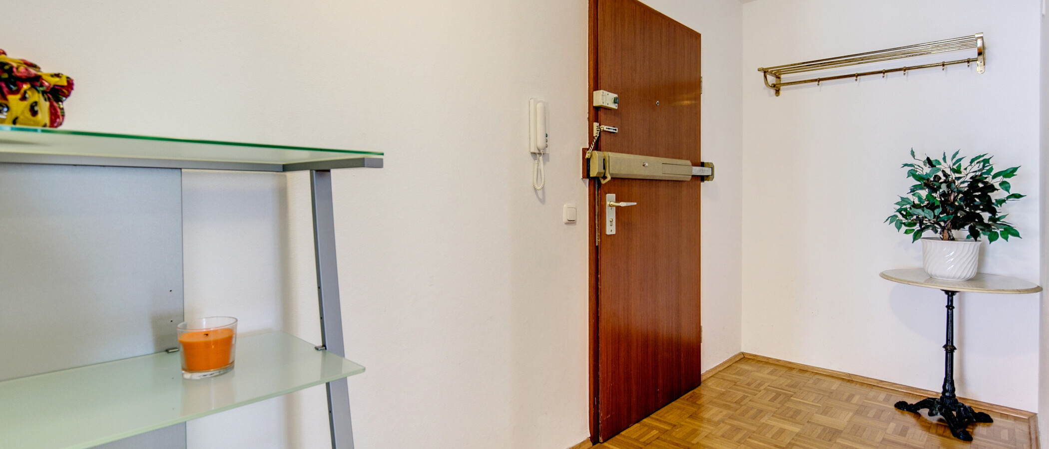 appartement München Schwabing-Nord (zw. Belgrad- & Leopoldstraße) 02 entrée/couloir 342