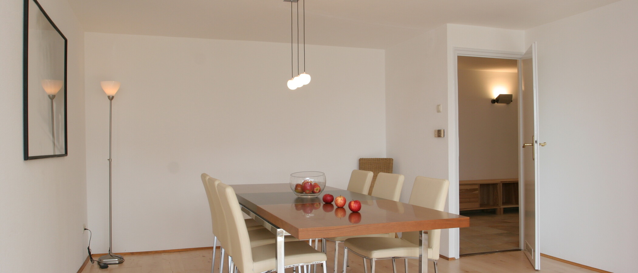 appartement avec terrasse sur le toit München Lehel 01 salle à manger 3850