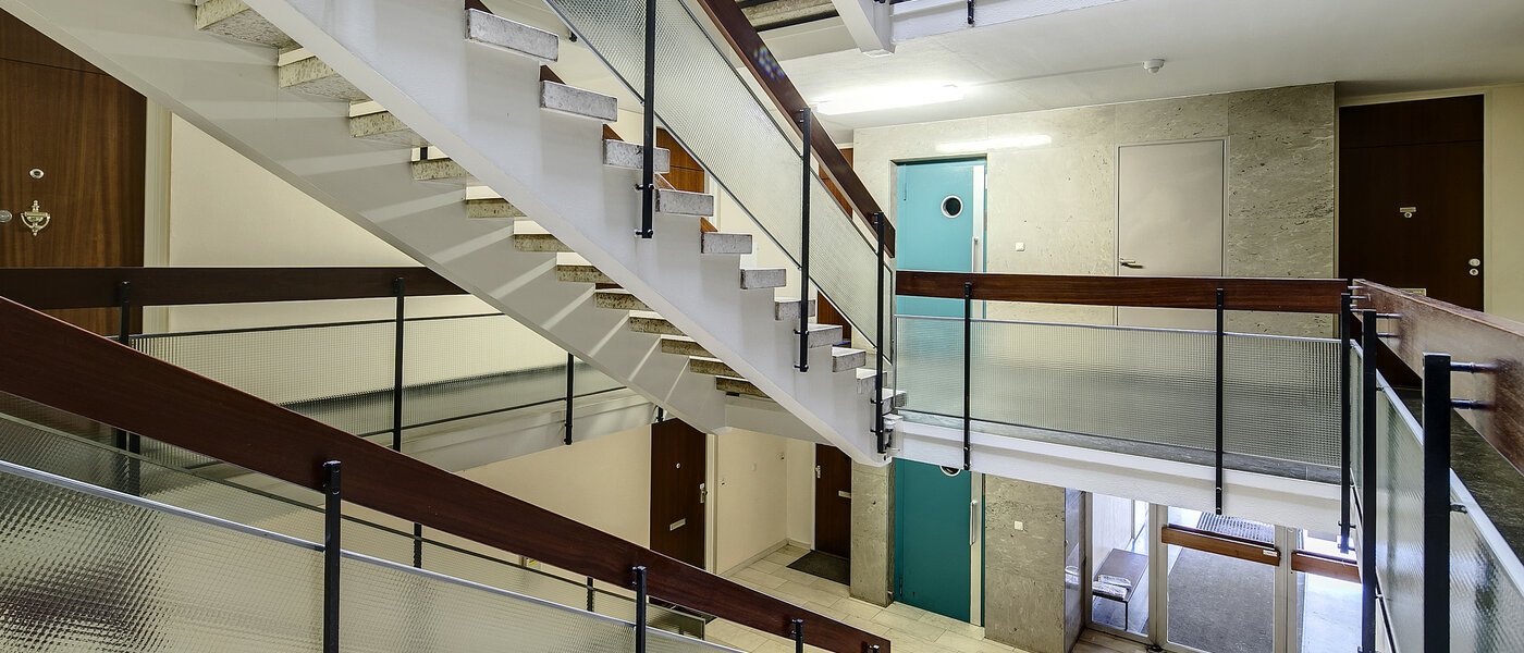 appartement München Cosimapark 01 escalier dans l‘immeuble 4116