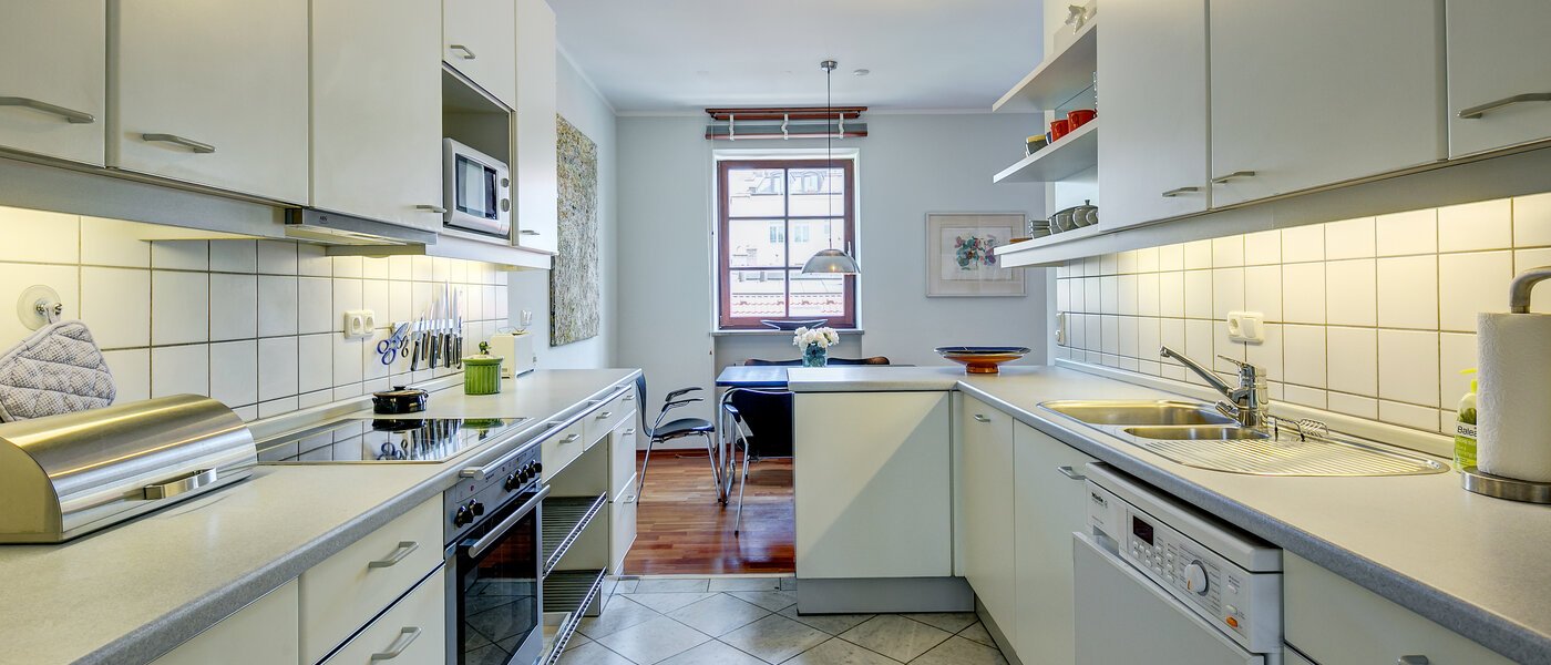 appartement München Lehel 01 cuisine 4400