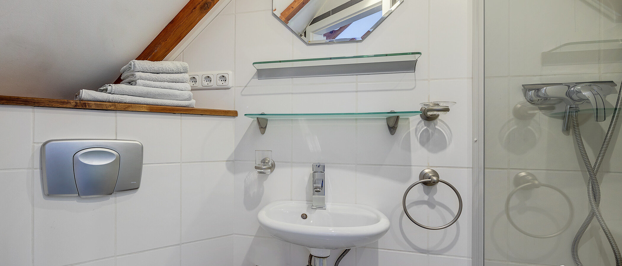 appartement sous les toits Unterföhring 02 salle de bain 4788
