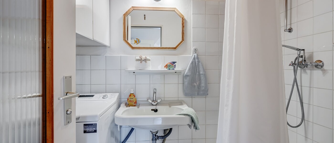 appartement sous les toits München Solln 01 salle de bain 5327
