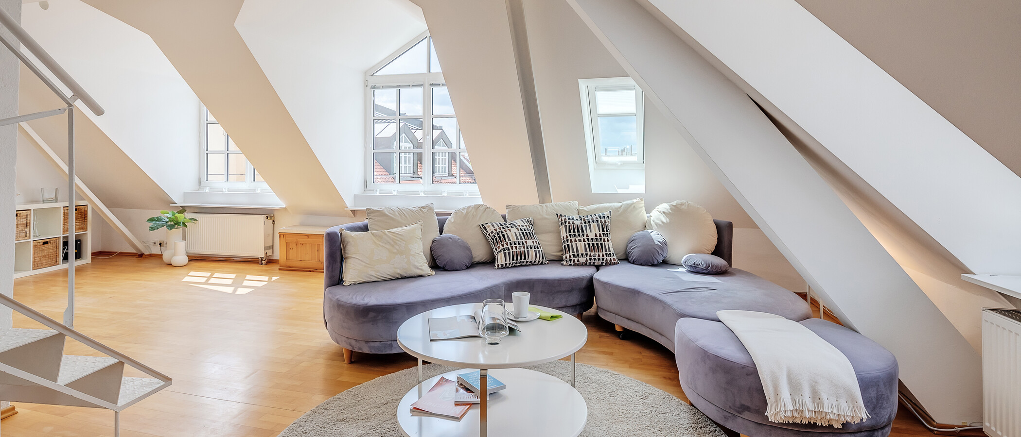 appartement avec mezzanine München Westend 02 pièce à vivre 5354
