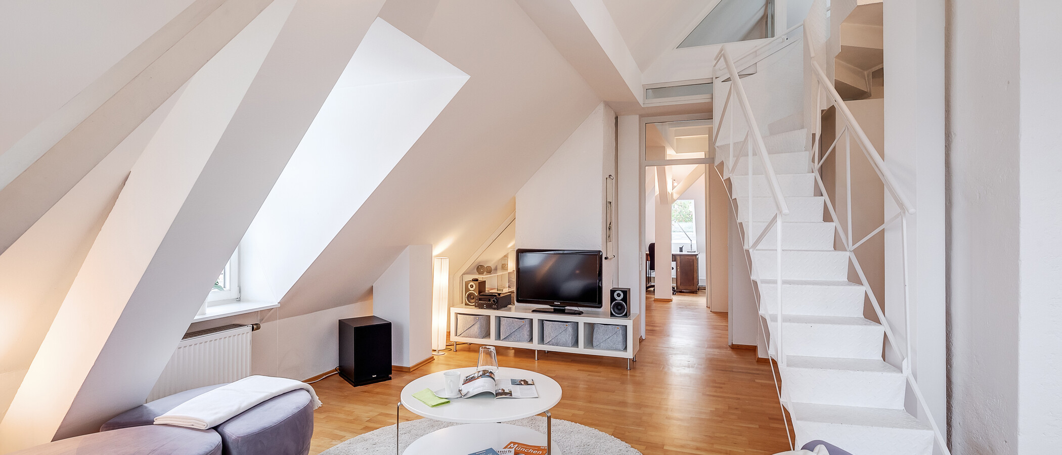 appartement avec mezzanine München Westend 03 pièce à vivre 5354