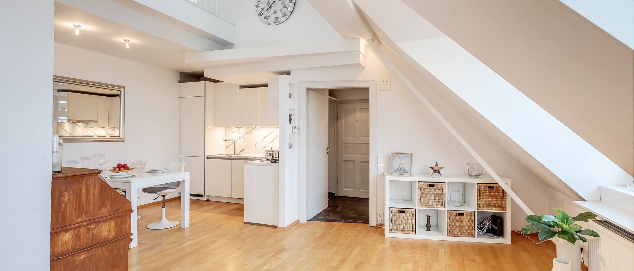 appartement avec mezzanine München Westend 05 pièce à vivre 5354