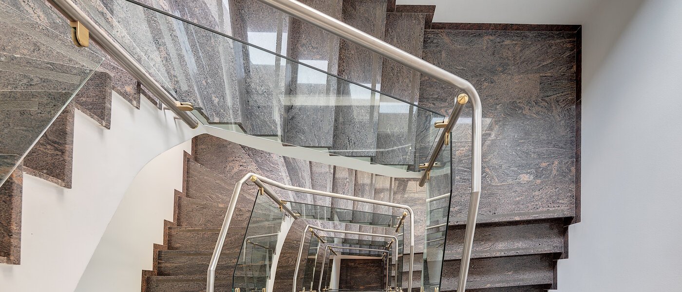 appartement München Altstadt 01 escalier dans l‘immeuble 5396