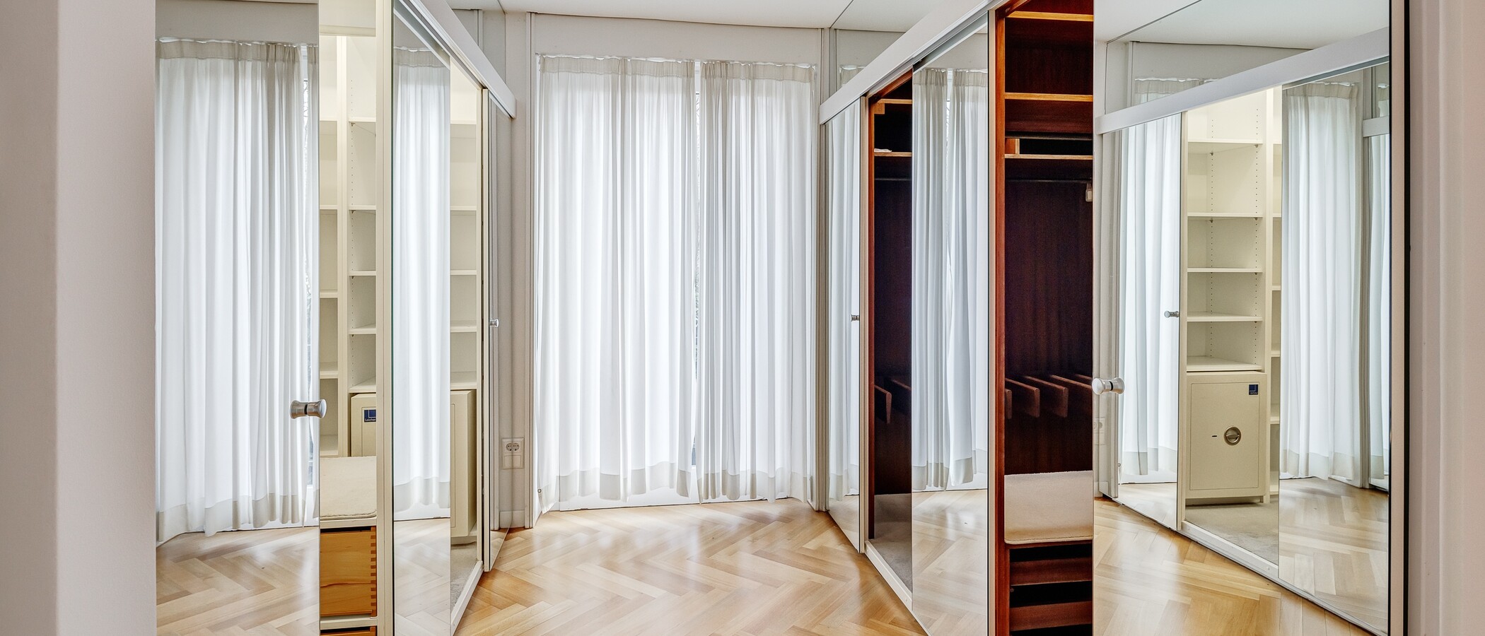 maison individuelle München Obermenzing 01 Penderie intégrée 5436
