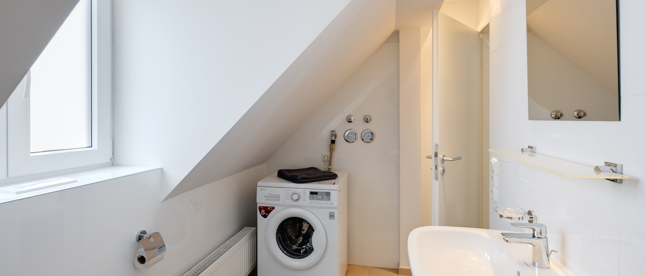 appartement sous les toits München Schwabing 02 salle de bain 5576