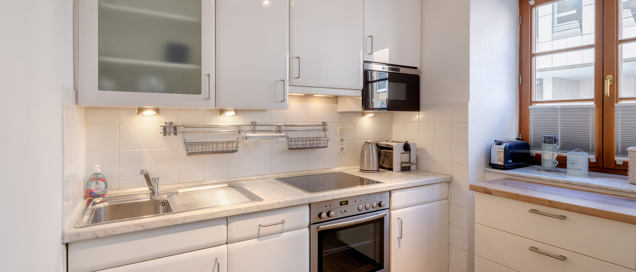 appartement style maisonnette München Lehel 01 cuisine 581