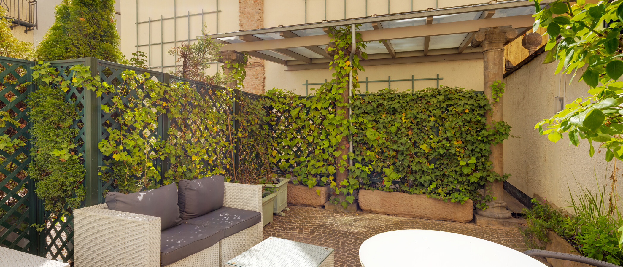 appartement style maisonnette München Lehel 01 terrasse 581