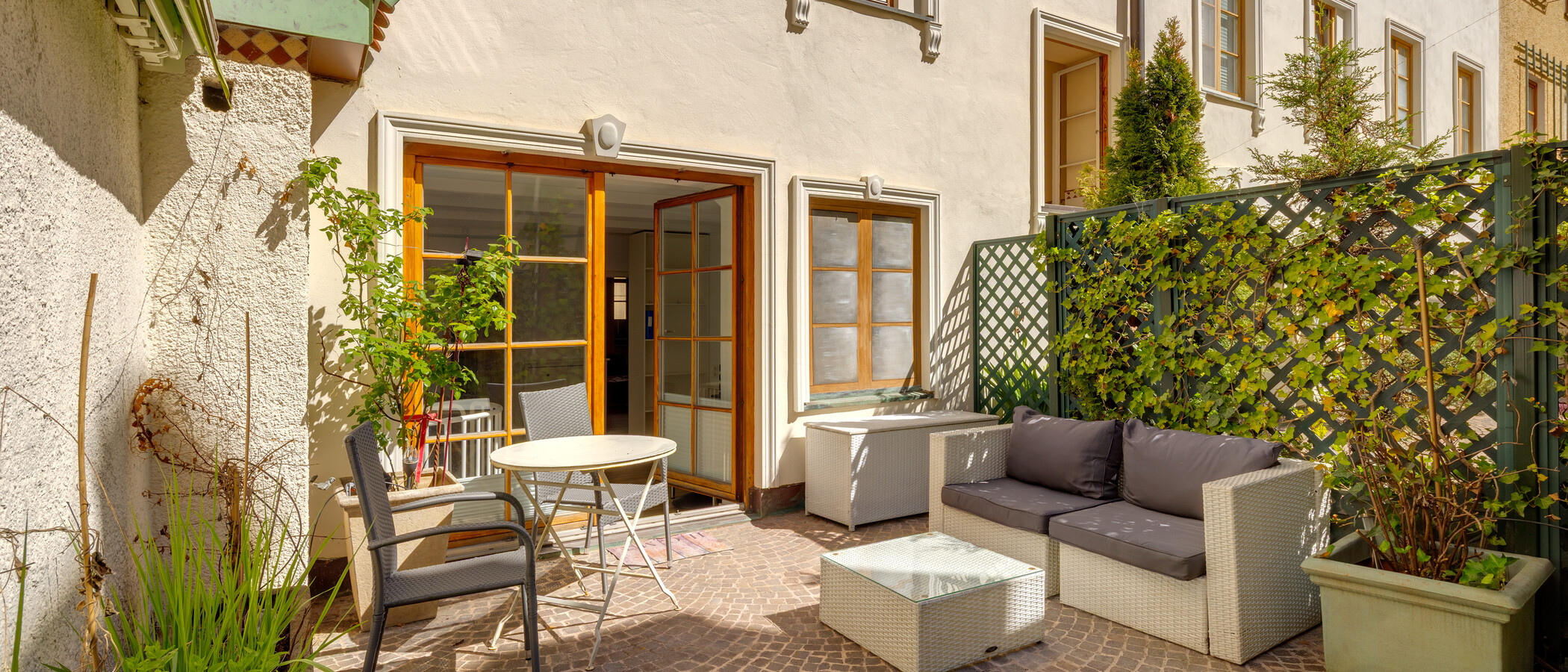appartement style maisonnette München Lehel 02 terrasse 581