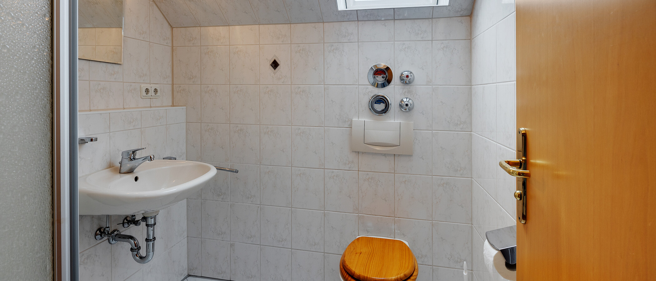 appartement sous les toits München Waldtrudering 02 salle de bain 6182