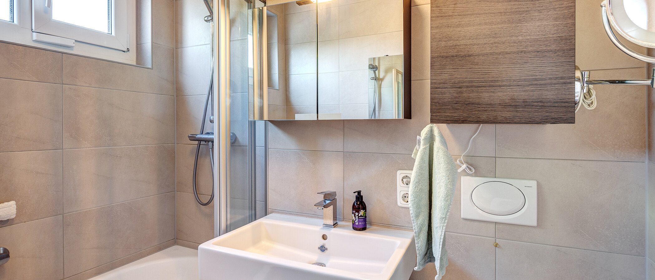 appartement avec terrasse sur le toit München Fasanerie 02 salle de bain 6919
