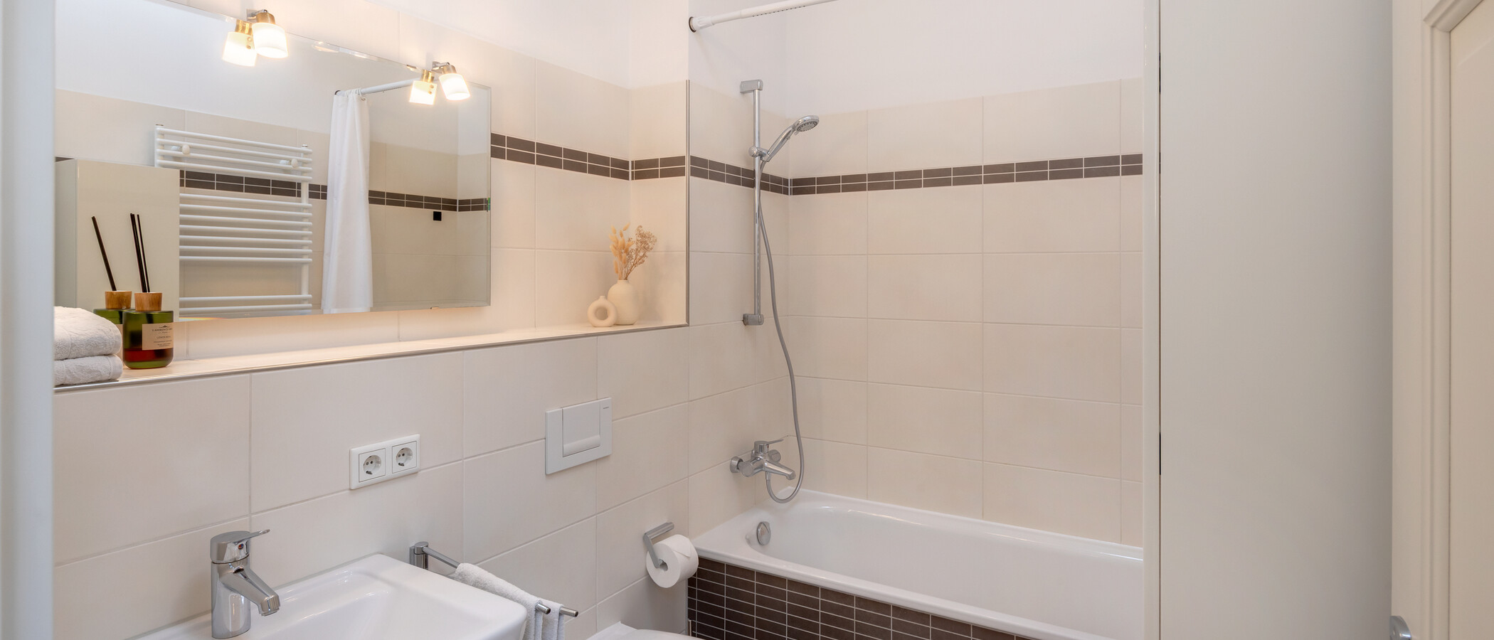 appartement sous les toits München Neuhausen 01 salle de bain 7084