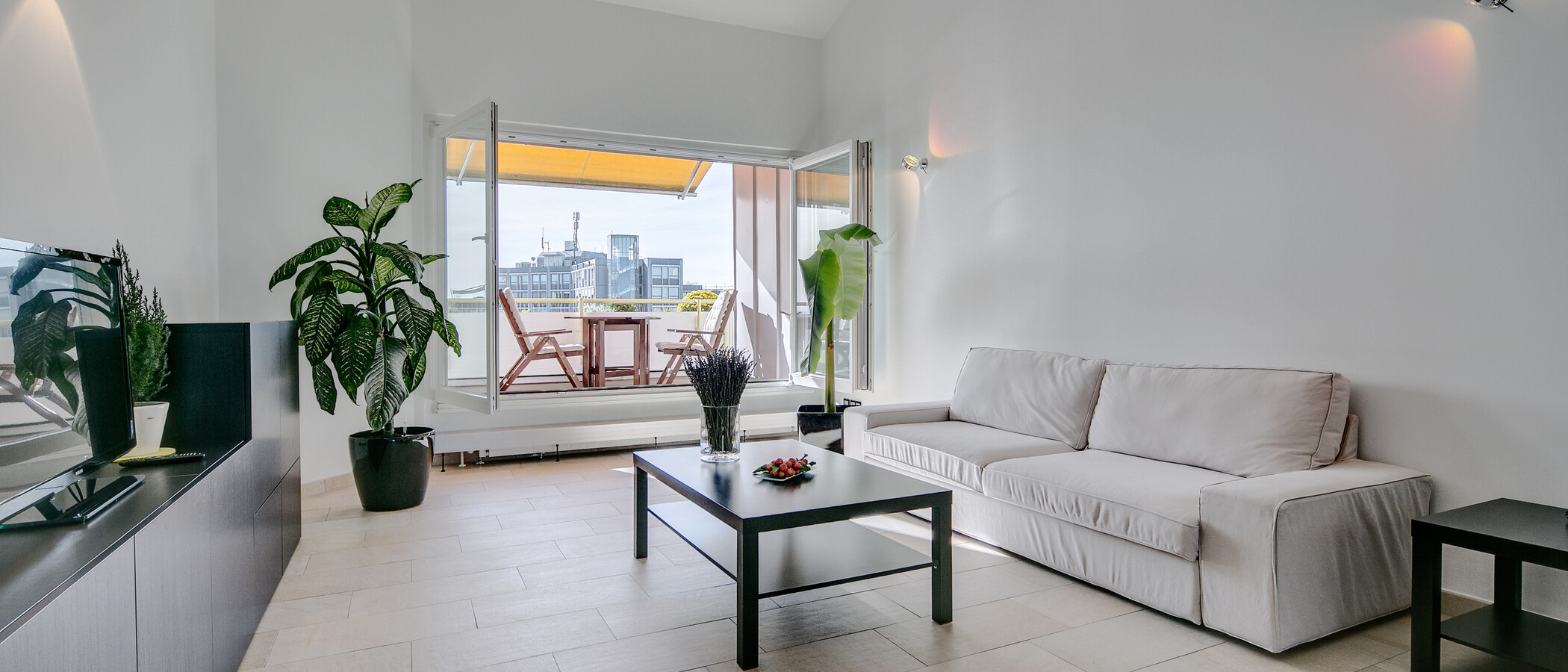 appartement avec terrasse sur le toit München Arabellapark 01 salon 7279
