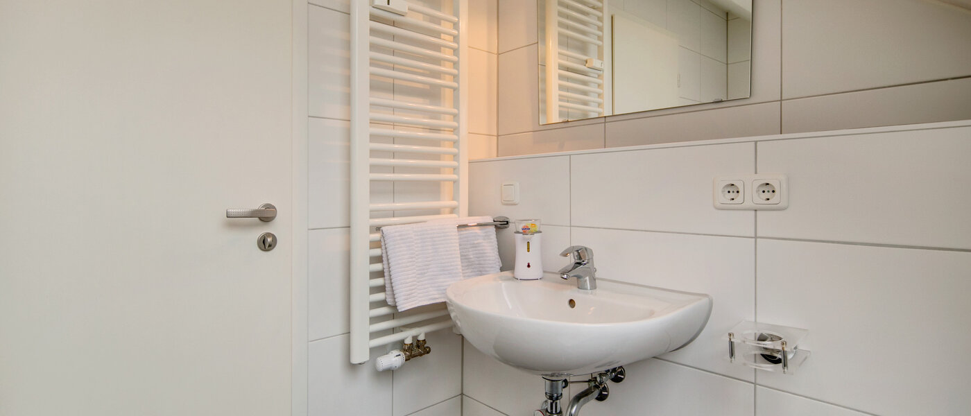 appartement avec terrasse sur le toit München Untermenzing 03 salle de bain 7372