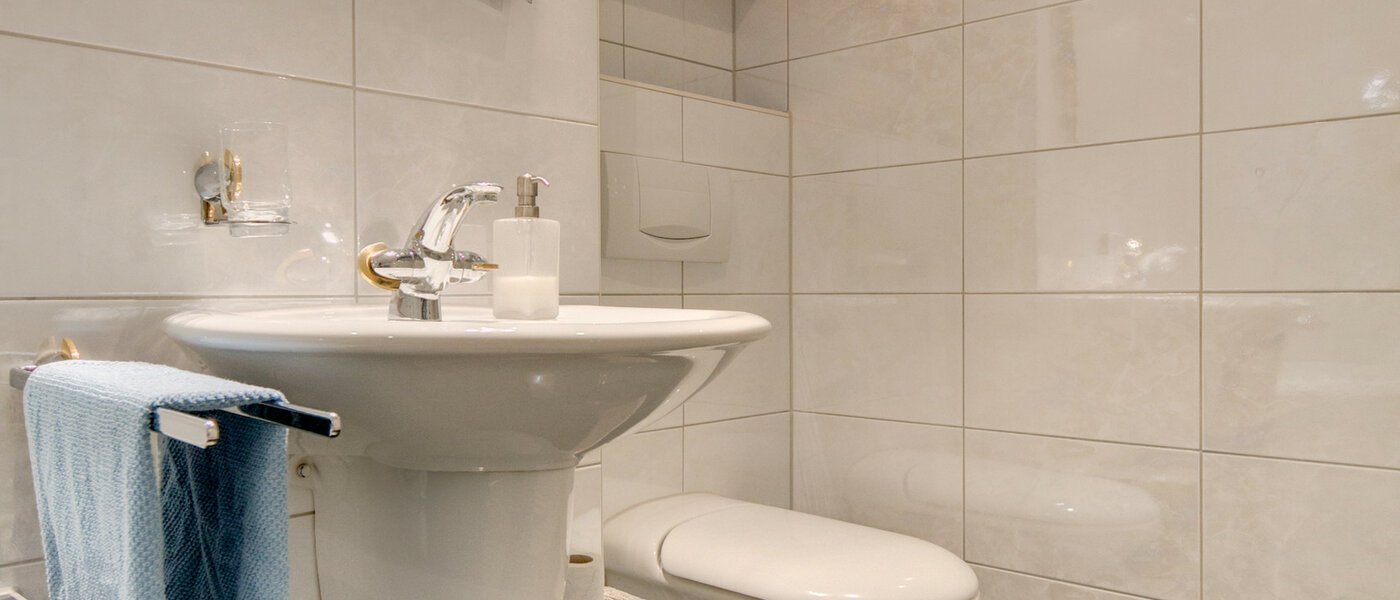 appartement style maisonnette München Fasanerie 03 salle de bain 7475