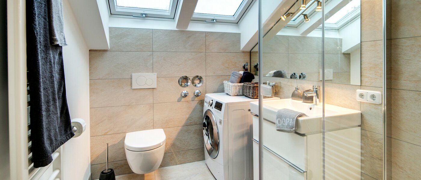 appartement sous les toits München Trudering 01 salle de bain 7503