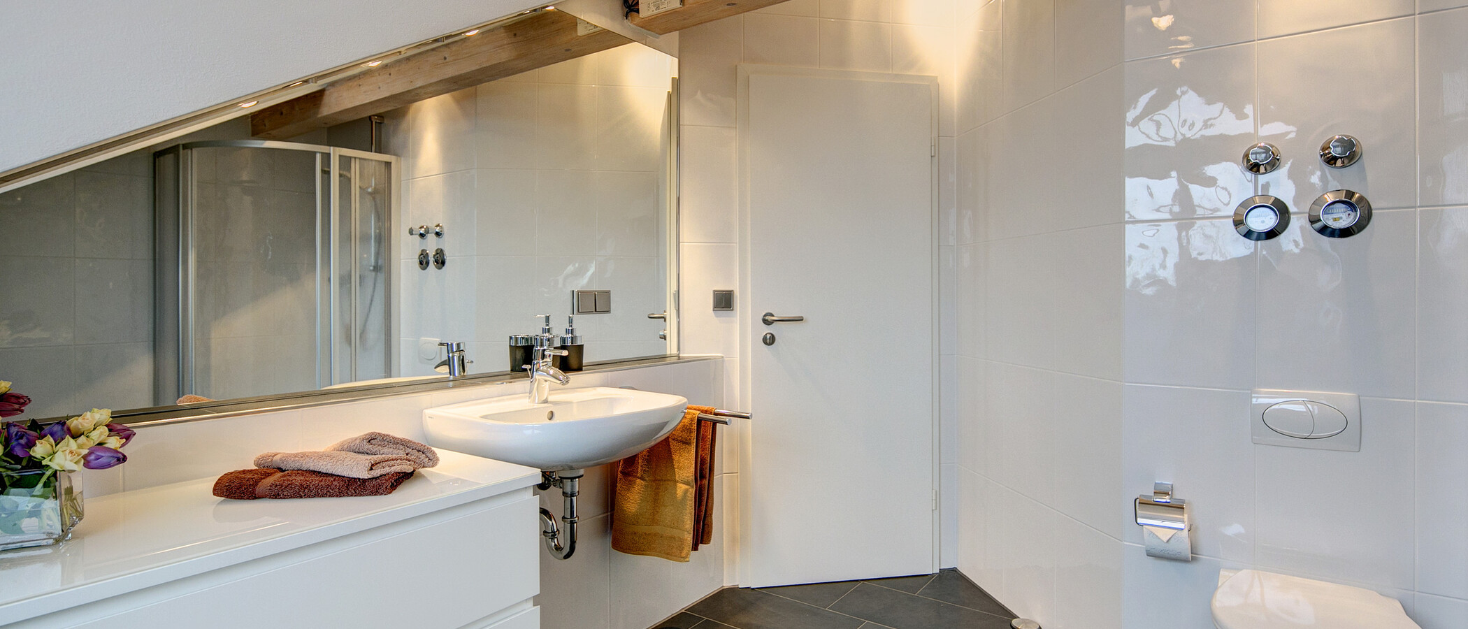 appartement sous les toits Zorneding 04 salle de bain 7747
